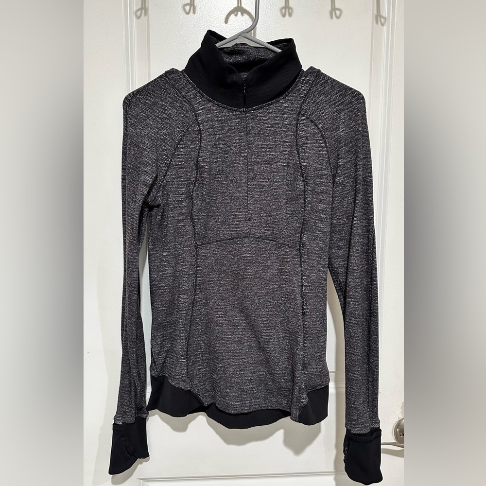 Lululemon Women’s half zip sweater